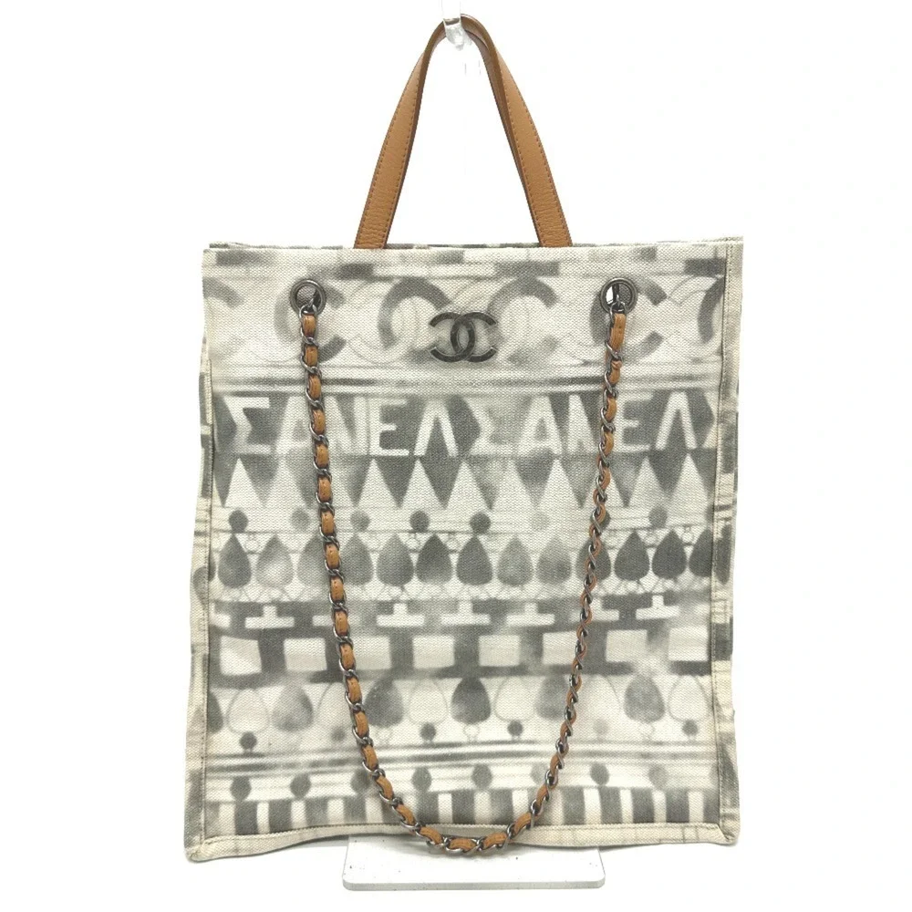 CHANEL Cream Shoulder Bag